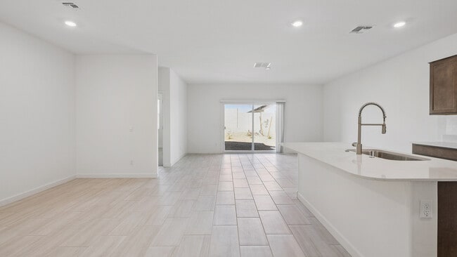 1410 S 241st Ave, Buckeye, AZ 85326 - photo 3