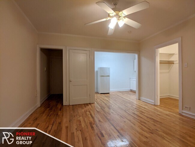 546 W Wellington Ave unit 540-212, Chicago, IL 60657 - photo 3