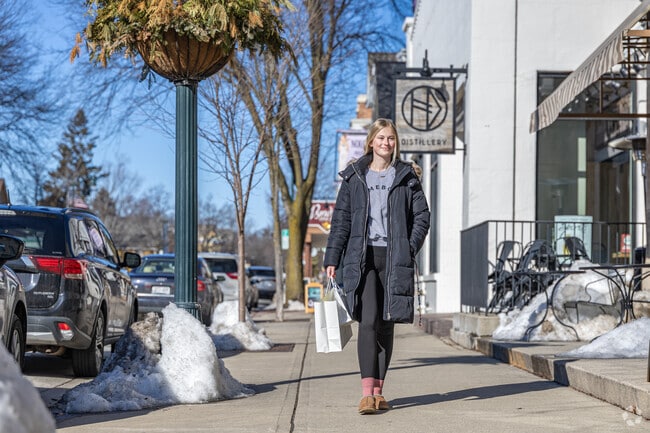 Cedarburg residents can do some shopping on Washinton Ave.