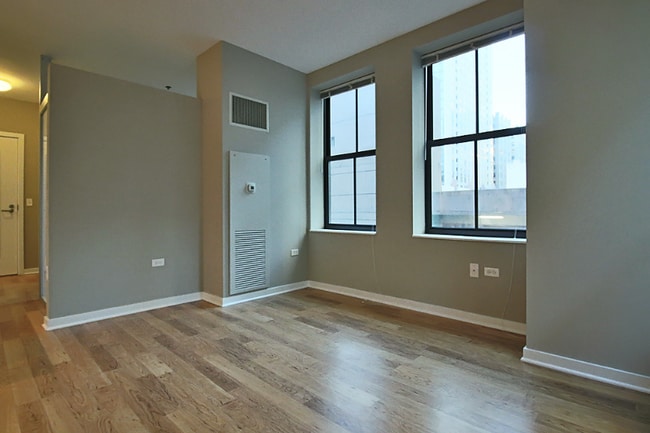 178 W Van Buren St, Chicago, IL 60605 - photo 4