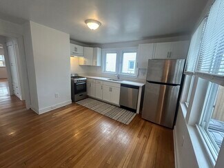 31 Lawn Ave Unit 1, Quincy, MA 02169