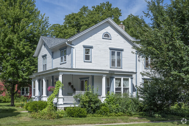 Lawrence-City Park homes average $145 per square foot, as of 2024.