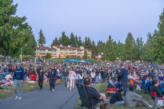 Lake Ballinger residents head to Lake Ballinger Park for 3rd of July Family Celebration.