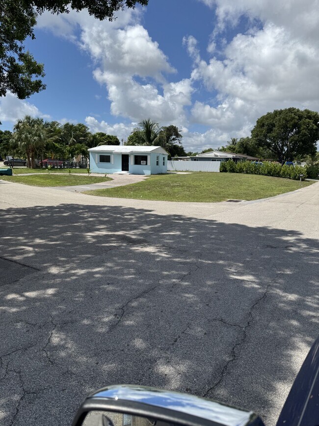 3380 Ocean Pkwy, Boynton Beach, FL 33435