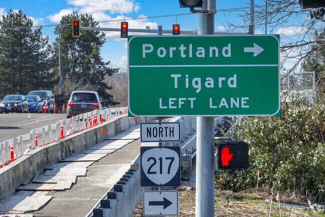 Hop on Oregon Route 217 to conveniently get to Portland or Tigard.