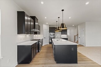 288 Mcnair Rd, Whiteland, IN 46184