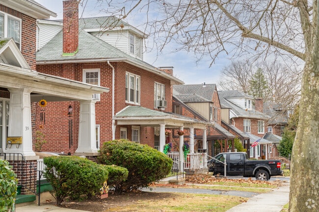 American Foursquare homes in Springmont provide timeless design and spacious interiors.