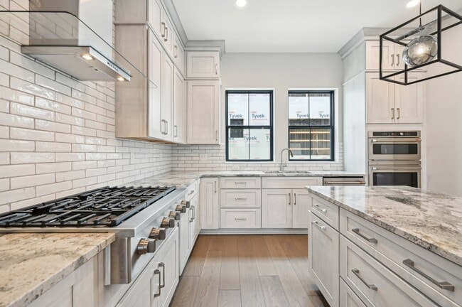 2250 Quarry Trails Dr, Columbus, OH 43228 - photo 6