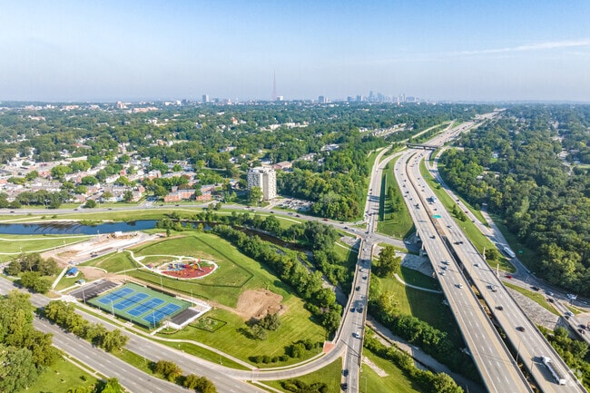 In Ivanhoe Southwest, convenience and low cost converge perfectly.