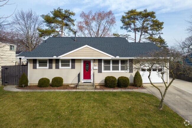 Ranch style homes are very popular in the Cranbrook Neighborhood.