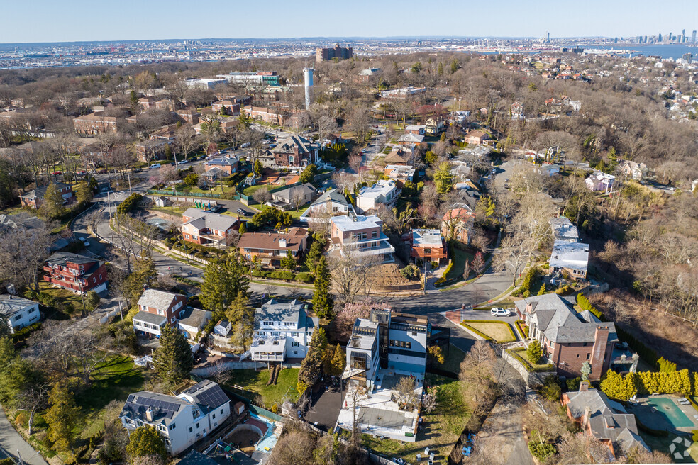 NH_GrymesHill_527040_P2_091324