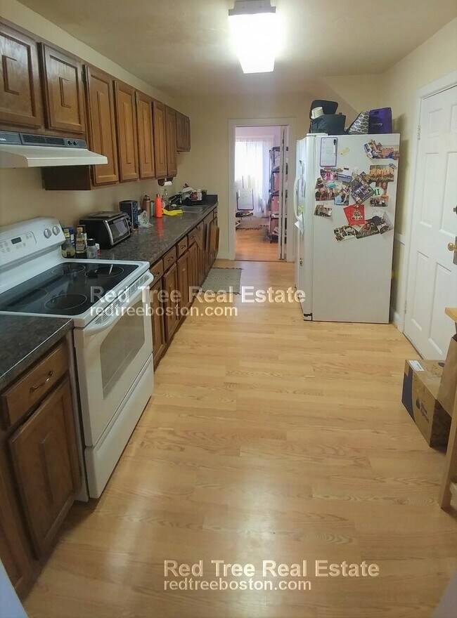 140 Babcock St unit 1, Brookline, MA 02446 - photo 7