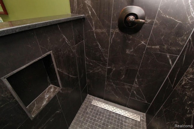 37752 Huron Pointe Dr, Harrison Township, MI 48045 - photo 7