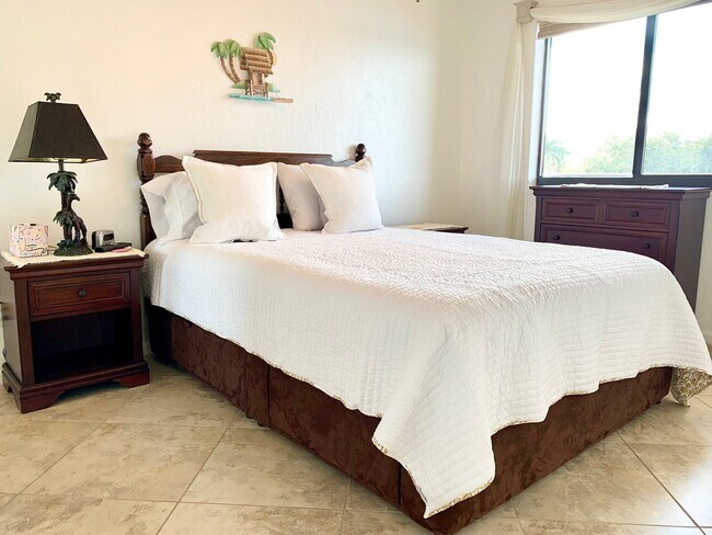 260 Southbay Dr unit Vanderbilt Beach Are, Naples, FL 34108 - photo 5