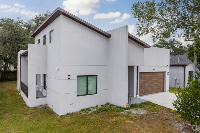 There are many unique homes across Temple Crest.