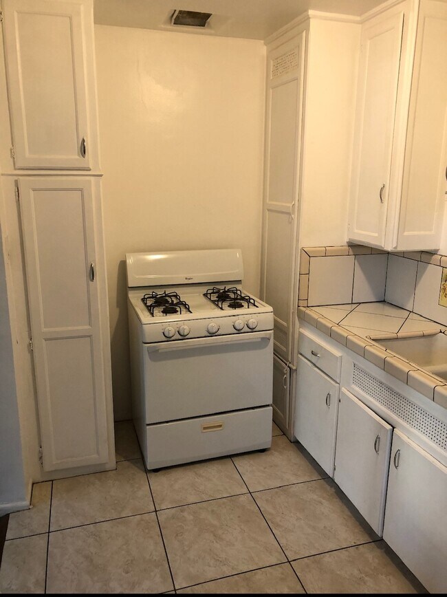 875 N Hoover St, Los Angeles, CA 90029 - photo 5