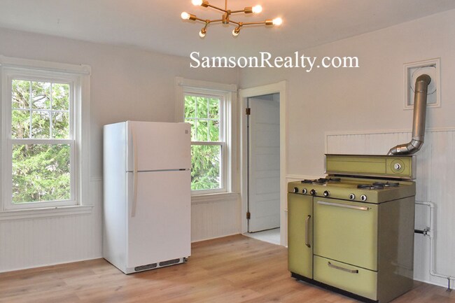 329 Williams St unit 2Rear, Providence, RI 02906 - photo 5