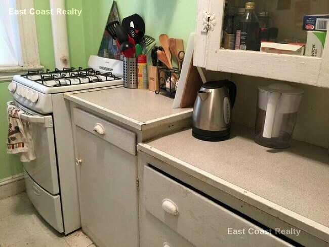 221 Kelton St unit 7, Allston, MA 02134 - photo 6