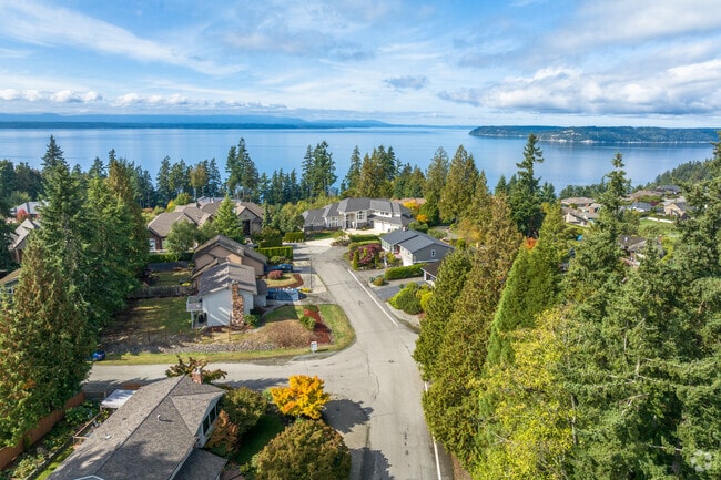 Picnic Point's natural beauty, right at home.