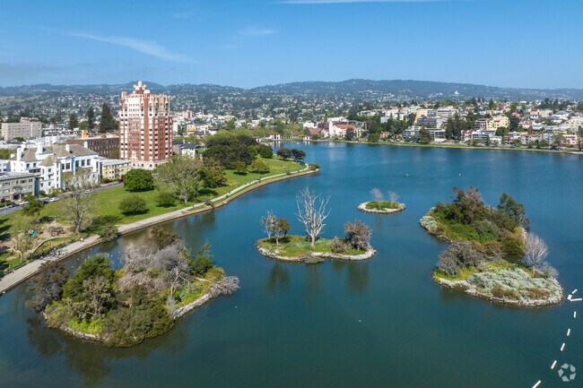 Lakeside Park is one of the most popular parks in Oakland at Lake Merrit.