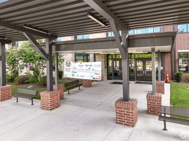 Shaded waiting area at Laing Middle School in Mount Pleasant, S.C.
