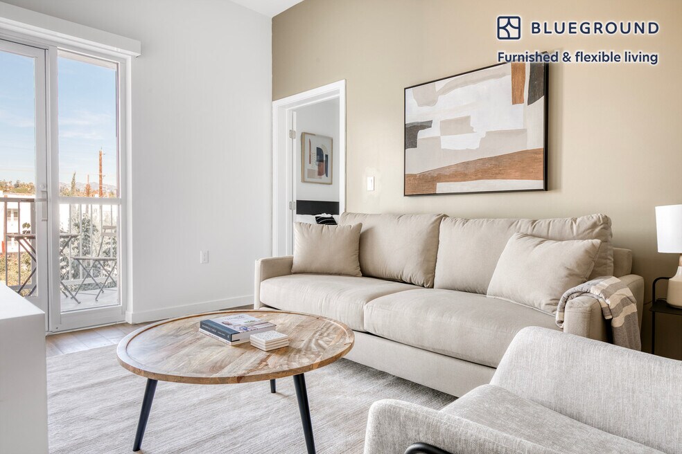 505 N Silver Lake Blvd unit FL4-ID978, Los Angeles, CA 90026 - photo 1