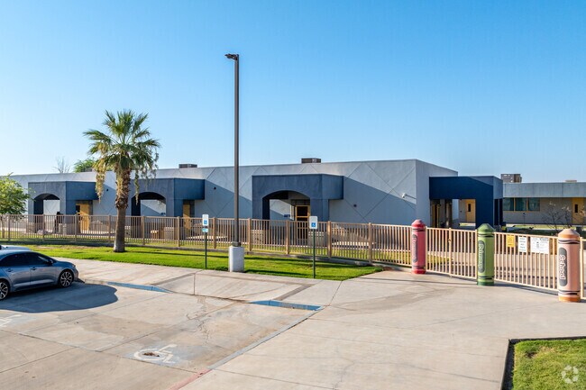 Fremont Primary School will have your kids learning something new every day.