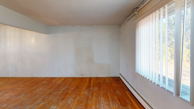 105 Loop Dr, Sayville, NY 11782 - photo 2