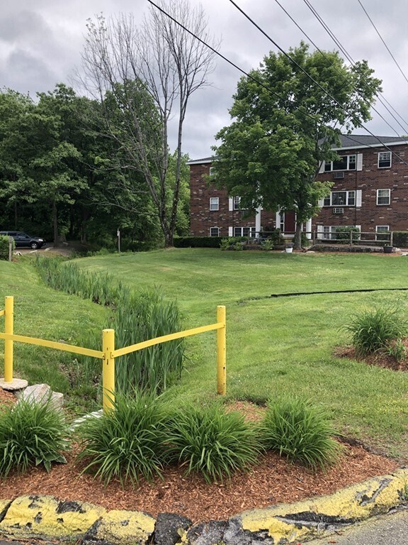 43 Berlin St Unit 3, Clinton, MA 01510