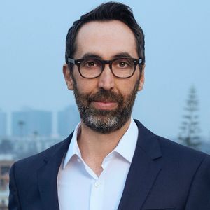 Agent Photo