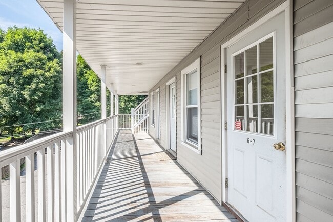 8 Celtic Street, Concord, NH 03301 - photo 3