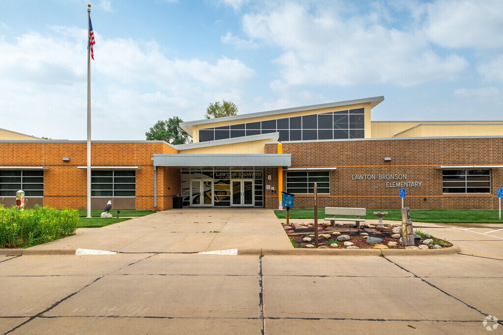 Bronson Elementary School in Sioux City offers students a space to thrive.