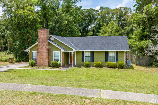 Some homes in Pinewood are smaller, cottage style builds.