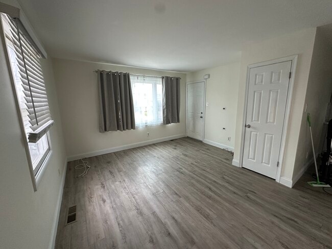 1031 Lawnton Terrace unit 1031 Lawnton Terrace, Glenolden, PA 19036 - photo 3