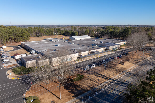 Simonton Elementary School is home to over 700 students from the surrounding community.