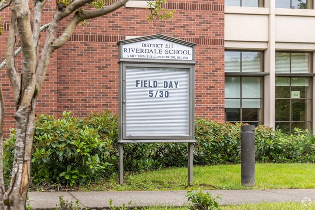 Riverdale Grade School serves grades 1-5 on S Breyman Ave in Portland.