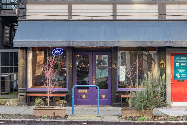 The entrance to Siam Umami is a nice Asian food destination in South Portland, Oregon.