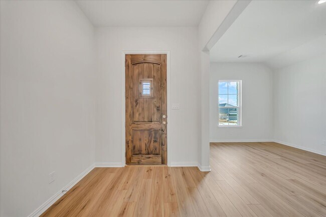 3519 Columbus St, Gainesville, TX 76240 - photo 6