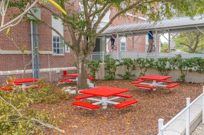 Westshore Elementary School has outdoor seating options.