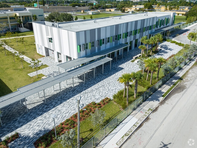 An alternate entrance to Thomas Jefferson Middle School.