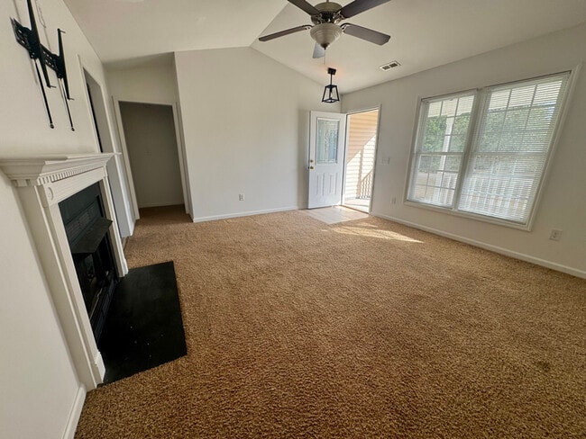 318 Murphy Dr, Jacksonville, NC 28540 - photo 3