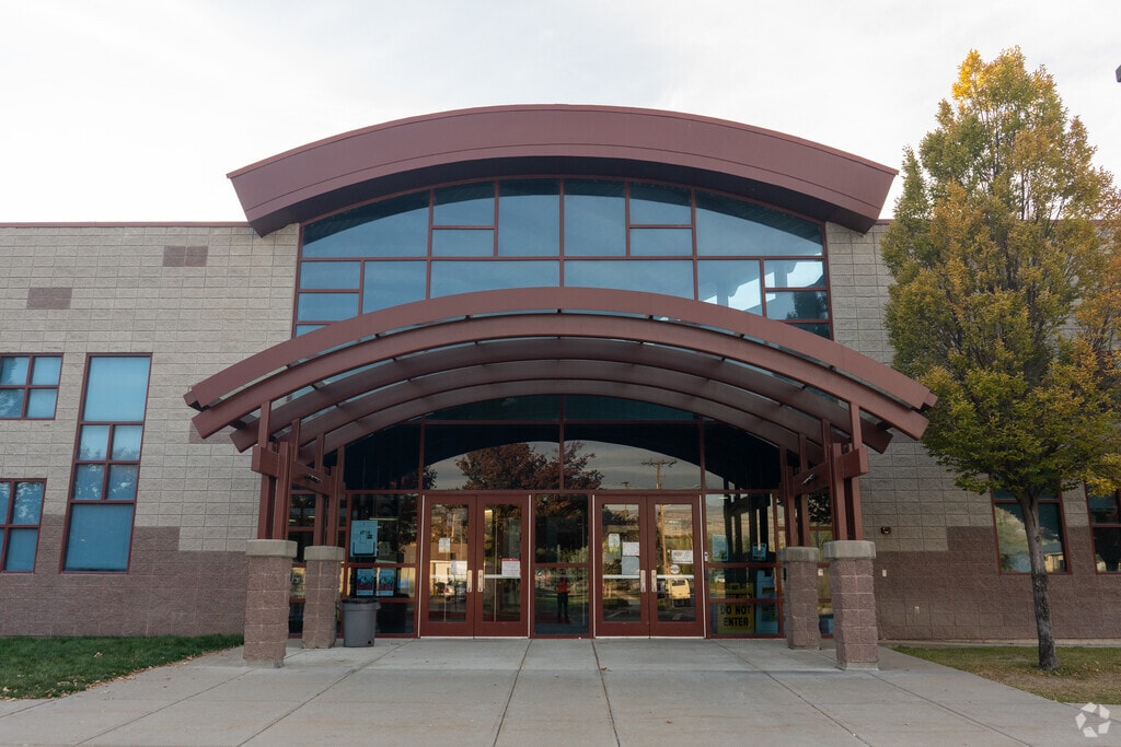 Backman School provides education in the neighborhood of 
Fair Park.