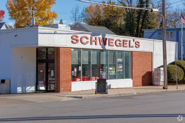 Schwegel's is a convenient market for Alton residents to shop at.