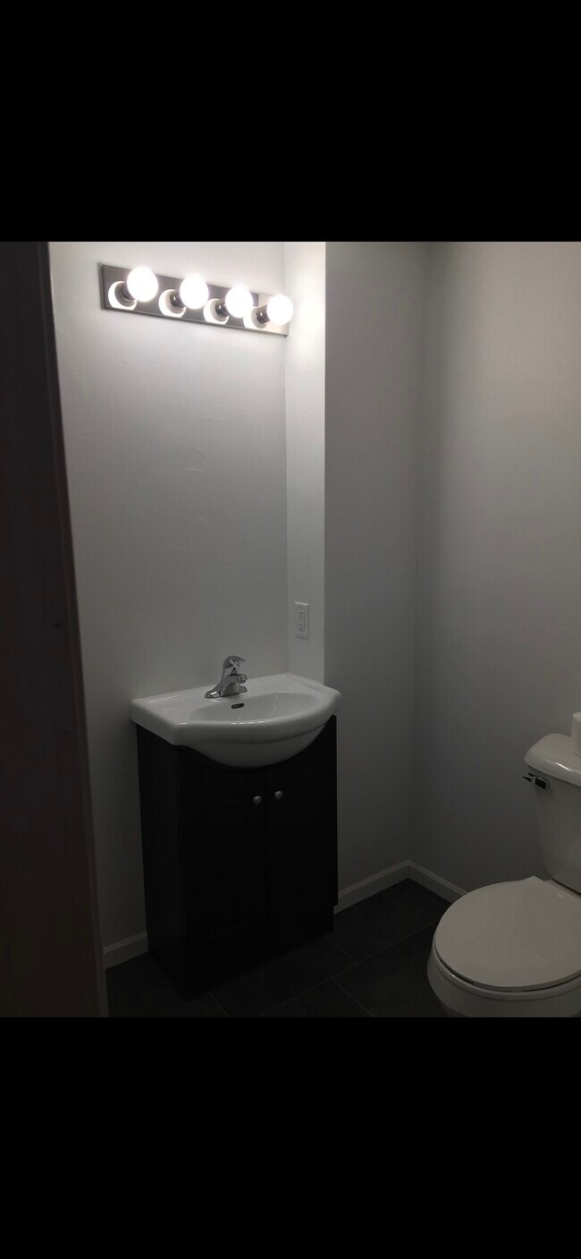 324 Jay St unit 328, La Crosse, WI 54601 - photo 4