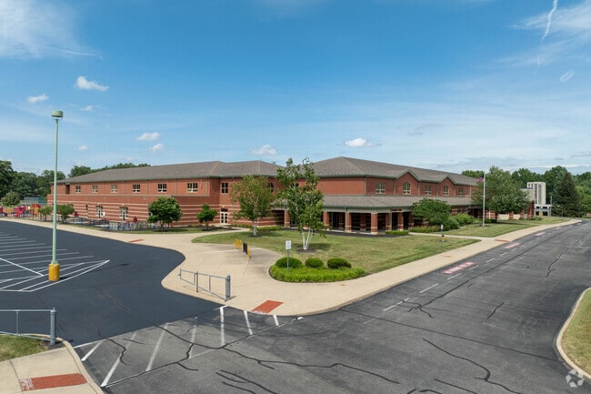 Welcome to Lincoln Elementary School in the Harding neighborhood of Warren.