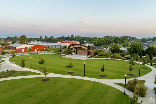 Jug Tavern Park unites Winder with diverse events at the amphitheater.