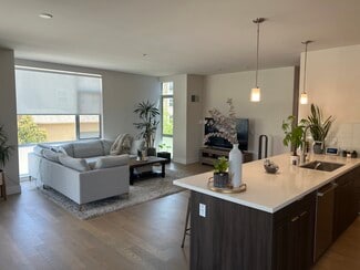 901 Jefferson St Unit 210, Oakland, CA 94607