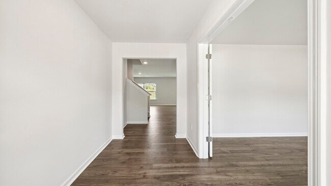 888 Wolverine Ln, Woodruff, SC 29388 - photo 4