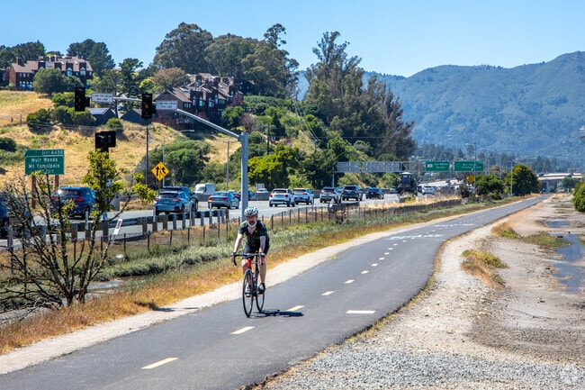 Lots of great bike roads satisfy biking enthusiasts in Marin City.