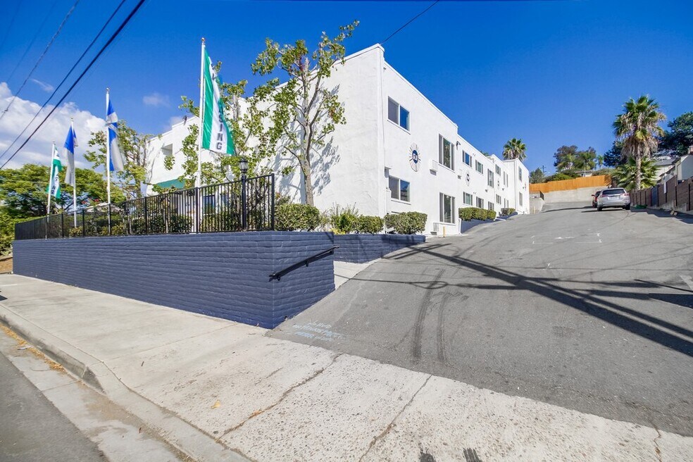 Glo, La Mesa, CA 91942 - photo 1